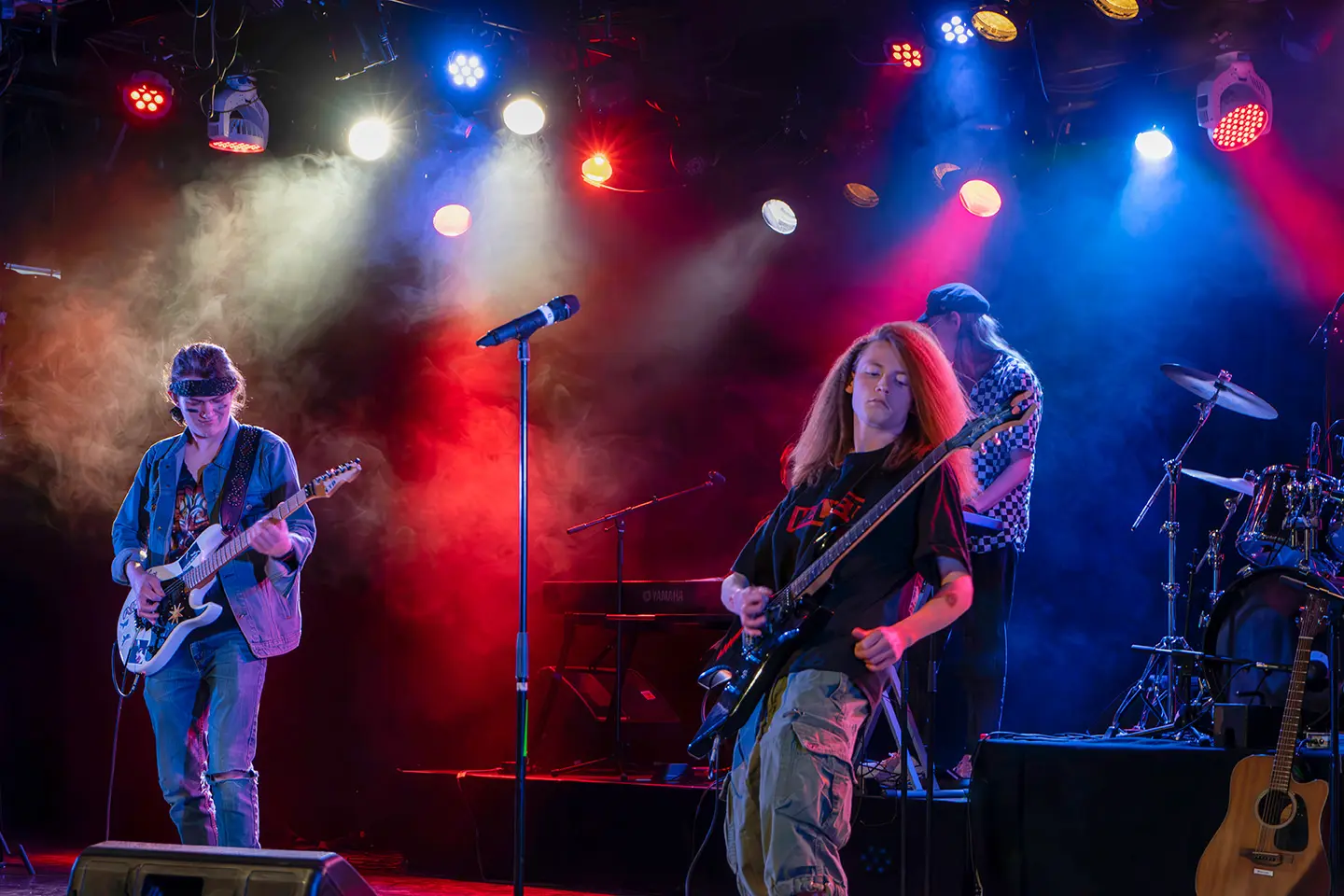 Elever spelar gitarr på Kulturamafestivalen